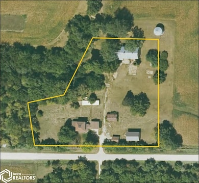 4617 Durow Rd, Center Point, IA 52213 - photo 2