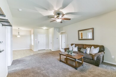 5209 Mcgrath Dr, Alvin, TX 77511 - photo 3