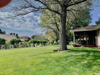 107 Nansarah Dr, Jacksonville, IL 62650 - photo 7