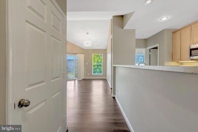25280 Lake Shore Square unit 304, Chantilly, VA 20152 - photo 7