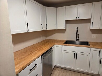 136 Mammoth Rd unit 25, Hooksett, NH 03106 - photo 3