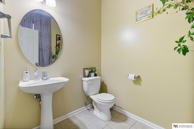 2404 Walnut Creek Dr, Papillion, NE 68046 - photo 2