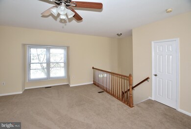 10505 Trinidad Ct, Manassas, VA 20109 - photo 5