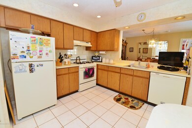 15 Schooners Square, Freehold, NJ 07728 - photo 7