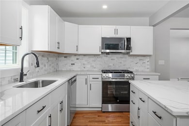 1008 Toll Gate Rd, Warwick, RI 02886 - photo 2