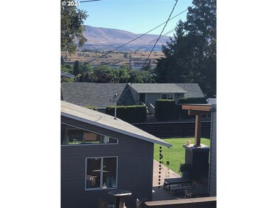 517 W 14th St, the Dalles, OR 97058 - photo 3