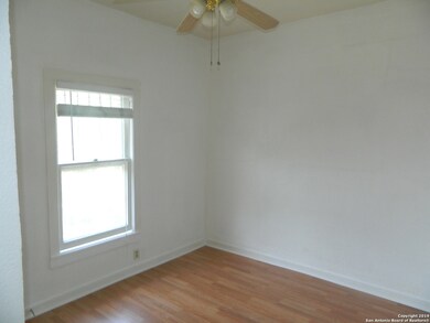 410 E Evergreen St unit D, San Antonio, TX 78212 - photo 7