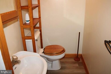 2964 Roosevelt Dr, Chambersburg, PA 17201 - photo 7