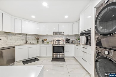 427 Harmon Cove Tower, Secaucus, NJ 07094 - photo 3