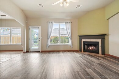 14604 S Oak St, Glenpool, OK 74033 - photo 5