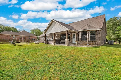 109 Plantation Oaks Ct, Springtown, TX 76082 - photo 6