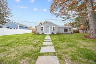 18 Martin St, Buzzards Bay, MA 02532 - photo 4