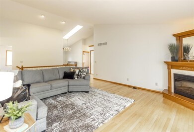 2922 Cobblestone Ct, Cedar Falls, IA 50613 - photo 5