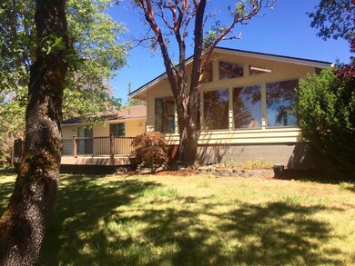 257 Cindy Ln, Grants Pass, OR 97526 - photo 3