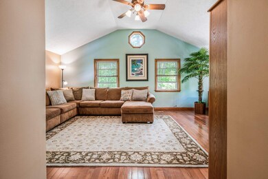 14 Newton St, Merrimack, NH 03054 - photo 2