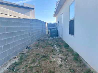 1620 Jerez Loop, Laredo, TX 78046 - photo 4