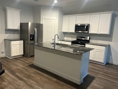 1119 Fringed Bluestar Dr, Rosharon, TX 77583 - photo 2