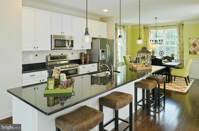 12702 Longford Glen Dr, Germantown, MD 20874 - photo 5