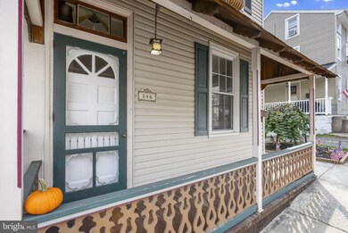 146 Hall St, Spring City, PA 19475 - photo 4