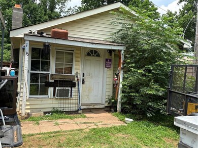 Front of Mobile home with built on