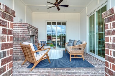 BRADFORD MODEL PRIVATE PATIO W/GATE
