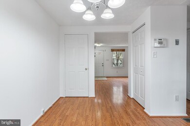 11562 Ivy Bush Ct, Reston, VA 20191 - photo 6