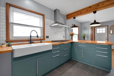 Lenore.GasStovetop