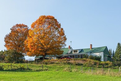 76 Young Farm Rd, Lyndon, VT 05851 - photo 4