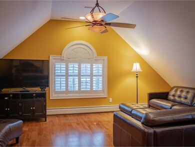 348 Sycamore St, Shelburne, VT 05482 - photo 7