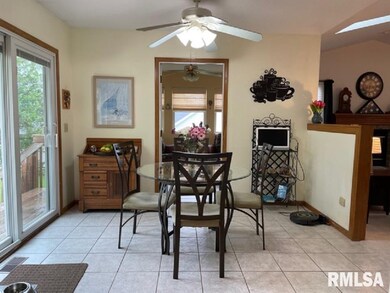 1358 W 51st St, Davenport, IA 52806 - photo 6