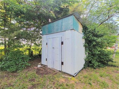 811 & 819 W 9th Ave, Garnett, KS 66032 - photo 3