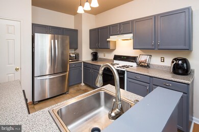 121 N Katrin Cir, New Castle, DE 19720 - photo 4