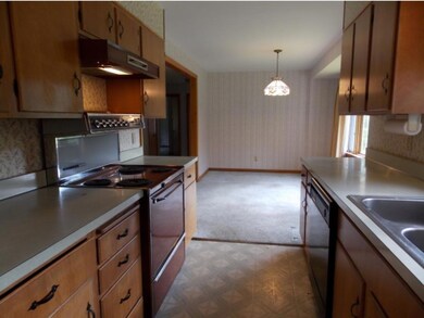 75 Laurel Dr, Saint Johnsbury, VT 05819 - photo 6