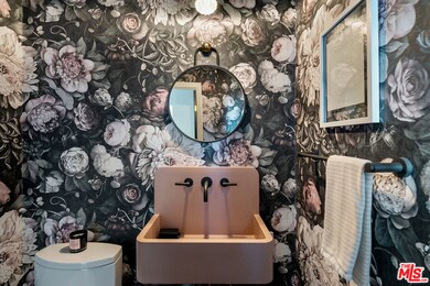 2720 Hollyridge Dr, Los Angeles, CA 90068 - photo 7