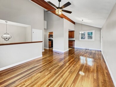 572 Coronation Dr, Franklin, MA 02038 - photo 5