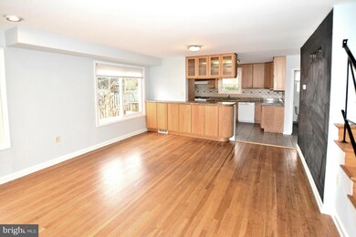 109 E Taylor Run Pkwy, Alexandria, VA 22314 - photo 3