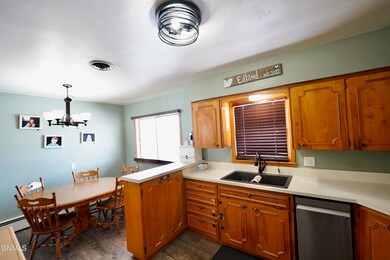 516 6th Ave SE, Jamestown, ND 58401 - photo 3