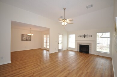 4008 Cedarwood Dr, Pearland, TX 77584 - photo 7