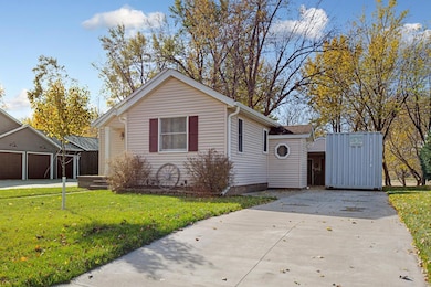 1269 River Rd, Windom, MN 56101 - photo 4