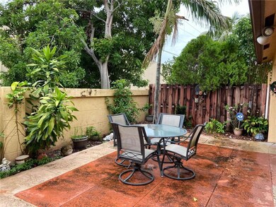 13937 N Forest Oak Cir, Davie, FL 33325 - photo 6