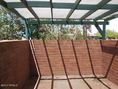 022-202433-FrontPatio