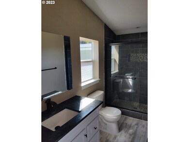 1048 SW Clawson Cir, Troutdale, OR 97060 - photo 2