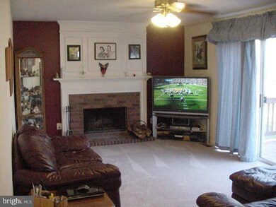 2890 Chevoit Hill Ct, Woodbridge, VA 22191 - photo 4