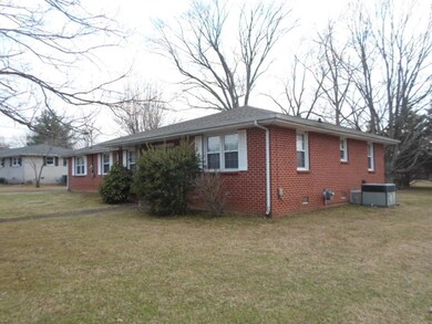 307 Rosemary Ln, Shelbyville, TN 37160 - photo 3