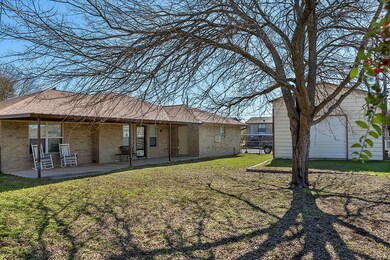 101 Edgewood Dr, Fredericksburg, TX 78624 - photo 6