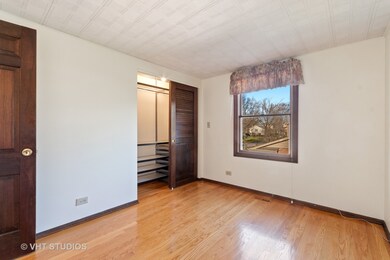 1552 Chippewa Dr, Naperville, IL 60563 - photo 7