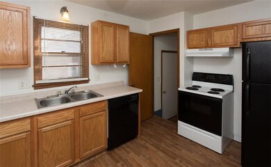 4702 Valdez Dr, Des Moines, IA 50310 - photo 6