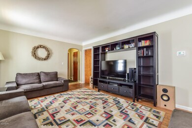 007-Living_Room-4619634-medium