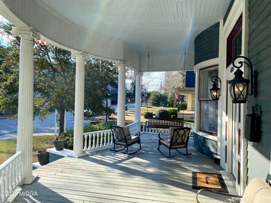 Fabulous front porch!