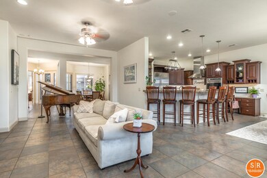 7 Living Room & Kitchen
